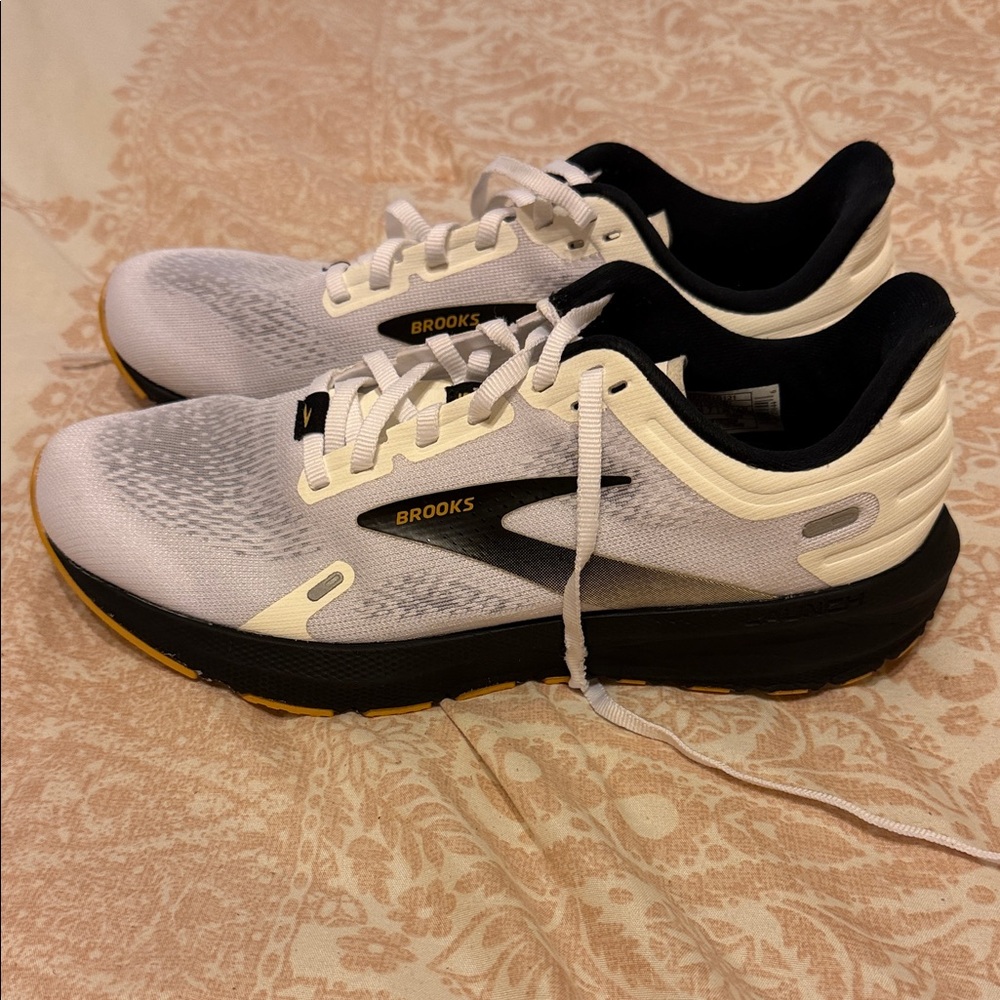 Brooks women’s White and Black Athletic Shoes. Like new condition. Launch 9 - Picture 3 of 7